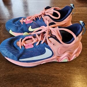 Nike Giannis Immortality 2 basketball shoes  Sold As Is With Rip See Photo